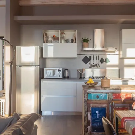 Daire Sunset Terrace Loft - View On By Rent *