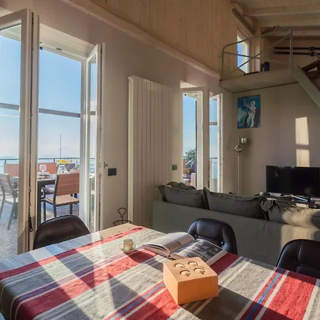 Sunset Terrace Loft Best View By Rent All Como ברונאטה