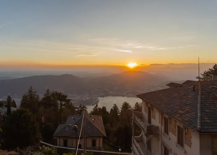 Sunset Terrace Loft - View On By Rent *