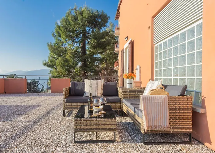 Sunset Terrace Loft - View On By Rent