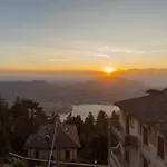 Sunset Terrace Loft - View On By Rent *
