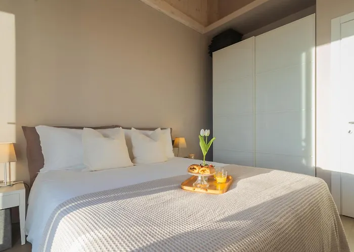 Sunset Terrace Loft - View On By Rent Lejlighed